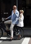 Amsterdam 12 juli 2016
Connie Witteman en Eugene v Dun zijn in ondertrouw gegaan en fietsen naar huis.