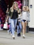 Amsterdam 1 juli 2016 
Danielle Oerlemans Overgaag met kids op de cornelis schuytstraat