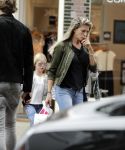 Amsterdam 1 juli 2016 
Danielle Oerlemans Overgaag met kids op de cornelis schuytstraat