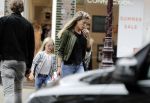 Amsterdam 1 juli 2016 
Danielle Oerlemans Overgaag met kids op de cornelis schuytstraat