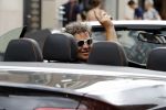 Amsterdam 17 juli 2016  
Dirk Zeelenberg in zijn audi cabrio in amsterdam zuid.