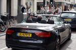 Amsterdam 17 juli 2016  
Dirk Zeelenberg in zijn audi cabrio in amsterdam zuid.