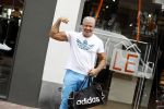 Amsterdam 20 juli 2016
Dries Roelvink in sportoutfit op de pc hooftstraat