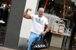 Amsterdam 20 juli 2016
Dries Roelvink in sportoutfit op de pc hooftstraat
