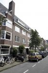 Amsterdam 23 juli 2016
In de eendrachtstraat in Amsterdam zuid pleegde de vader van het neefje van Fajah Lourens zelfmoord door naar beneden te springen met zijn zoontje in zijn handen. Ook het eefje kwam om. Voor de deur zijn bloemen speelgoedbeesjes en kaarsen neer gelegd/gezet