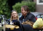 Amsterdam 7 juli 2016 
Frank Evenblij in de jordaan op terras met een man en een vrouw .