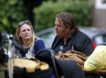 Amsterdam 7 juli 2016 
Frank Evenblij in de jordaan op terras met een man en een vrouw .