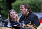 Amsterdam 7 juli 2016 
Frank Evenblij in de jordaan op terras met een man en een vrouw .