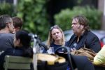 Amsterdam 7 juli 2016 
Frank Evenblij in de jordaan op terras met een man en een vrouw .
