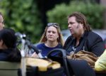 Amsterdam 7 juli 2016 
Frank Evenblij in de jordaan op terras met een man en een vrouw .