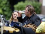 Amsterdam 7 juli 2016 
Frank Evenblij in de jordaan op terras met een man en een vrouw .