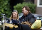 Amsterdam 7 juli 2016 
Frank Evenblij in de jordaan op terras met een man en een vrouw .
