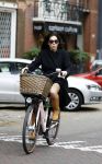 Amsterdam 8 juli 2016
Halina Reijn op de fiets en op etrras in Amsterdam