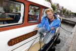 Uitgeest 11 juli 2016
Henny Huisman op zijn boot.