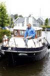 Uitgeest 11 juli 2016
Henny Huisman op zijn boot.