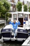 Uitgeest 11 juli 2016
Henny Huisman op zijn boot.