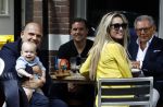 Amsterdam 12 juli 2016 
Jaap v Zweden met kleinzoon vader zoon en schoonzus op terras.