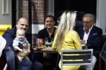 Amsterdam 12 juli 2016 
Jaap v Zweden met kleinzoon vader zoon en schoonzus op terras.