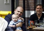 Amsterdam 12 juli 2016 
Jaap v Zweden met kleinzoon vader zoon en schoonzus op terras.