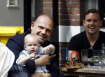 Amsterdam 12 juli 2016 
Jaap v Zweden met kleinzoon vader zoon en schoonzus op terras.
