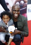Amsterdam 17 juli 2016
Premiere huisdiergeheimen in Pathe arena. Jandino Asporaat met zoon