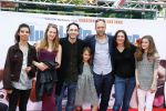 Amsterdam 17 juli 2016
Premiere huisdiergeheimen in Pathe arena. Javier Guzman zijn dochter Amelie ( grijze trui met hart) ex vriendin Yvette Hoogerwerf Hugo Metsers  met dochter Delphine Metsers (paarse kleding) en Kyara (grijze jurk)