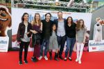 Amsterdam 17 juli 2016
Premiere huisdiergeheimen in Pathe arena. Javier Guzman zijn dochter Amelie ( grijze trui met hart) ex vriendin Yvette Hoogerwerf Hugo Metsers  met dochter Delphine Metsers (paarse kleding) en Kyara (grijze jurk)