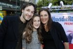 Amsterdam 17 juli 2016
Premiere huisdiergeheimen in Pathe arena. Javier Guzman zijn dochter Amelie ( grijze trui met hart) ex vriendin Yvette Hoogerwerf Hugo Metsers  met dochter Delphine Metsers (paarse kleding) en Kyara (grijze jurk)