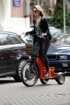 Amsterdam 7 juli 2016
Joelle Witschge opnames commercial / website voor funwheels op de cornelis schuytstraat