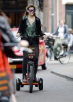 Amsterdam 7 juli 2016
Joelle Witschge opnames commercial / website voor funwheels op de cornelis schuytstraat