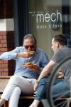 Amsterdam 22 juli 2016
Jort Kelder met een vriend op terras bij Mech