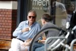 Amsterdam 22 juli 2016
Jort Kelder met een vriend op terras bij Mech