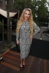 Amsterdam 8 juli 2016
Modeshow Tony Cohen tijdens de amsterdam fashion week op westergasfabriekterrein. Kamaliya Zahoor met haar man