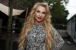 Amsterdam 8 juli 2016
Modeshow Tony Cohen tijdens de amsterdam fashion week op westergasfabriekterrein. Kamaliya Zahoor met haar man