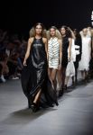 Amsterdam 8 juli 2016
Modeshow Tony Cohen tijdens de amsterdam fashion week op westergasfabriekterrein. Kim Feenstra