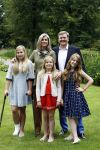 Wassenaar 8 juli 2016
Koninklijk fotouur op de Horsten met Koning Willem Alexander Koningin Maxima en de prinsessen Amalia Ariane en Alexia. Ook de honden zijn erbij.