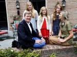 Wassenaar 8 juli 2016
Koninklijk fotouur op de Horsten met Koning Willem Alexander Koningin Maxima en de prinsessen Amalia Ariane en Alexia. Ook de honden zijn erbij.