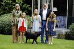 Wassenaar 8 juli 2016
Koninklijk fotouur op de Horsten met Koning Willem Alexander Koningin Maxima en de prinsessen Amalia Ariane en Alexia. Ook de honden zijn erbij.