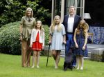 Wassenaar 8 juli 2016
Koninklijk fotouur op de Horsten met Koning Willem Alexander Koningin Maxima en de prinsessen Amalia Ariane en Alexia. Ook de honden zijn erbij.