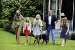 Wassenaar 8 juli 2016
Koninklijk fotouur op de Horsten met Koning Willem Alexander Koningin Maxima en de prinsessen Amalia Ariane en Alexia. Ook de honden zijn erbij.