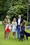 Wassenaar 8 juli 2016
Koninklijk fotouur op de Horsten met Koning Willem Alexander Koningin Maxima en de prinsessen Amalia Ariane en Alexia. Ook de honden zijn erbij.