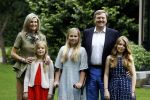 Wassenaar 8 juli 2016
Koninklijk fotouur op de Horsten met Koning Willem Alexander Koningin Maxima en de prinsessen Amalia Ariane en Alexia. Ook de honden zijn erbij.