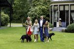 Wassenaar 8 juli 2016
Koninklijk fotouur op de Horsten met Koning Willem Alexander Koningin Maxima en de prinsessen Amalia Ariane en Alexia. Ook de honden zijn erbij.
