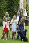 Wassenaar 8 juli 2016
Koninklijk fotouur op de Horsten met Koning Willem Alexander Koningin Maxima en de prinsessen Amalia Ariane en Alexia. Ook de honden zijn erbij.