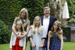 Wassenaar 8 juli 2016
Koninklijk fotouur op de Horsten met Koning Willem Alexander Koningin Maxima en de prinsessen Amalia Ariane en Alexia. Ook de honden zijn erbij.