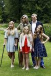 Wassenaar 8 juli 2016
Koninklijk fotouur op de Horsten met Koning Willem Alexander Koningin Maxima en de prinsessen Amalia Ariane en Alexia. Ook de honden zijn erbij.