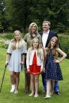 Wassenaar 8 juli 2016
Koninklijk fotouur op de Horsten met Koning Willem Alexander Koningin Maxima en de prinsessen Amalia Ariane en Alexia. Ook de honden zijn erbij.