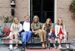 Wassenaar 8 juli 2016
Koninklijk fotouur op de Horsten met Koning Willem Alexander Koningin Maxima en de prinsessen Amalia Ariane en Alexia. Ook de honden zijn erbij.