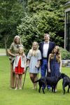 Wassenaar 8 juli 2016
Koninklijk fotouur op de Horsten met Koning Willem Alexander Koningin Maxima en de prinsessen Amalia Ariane en Alexia. Ook de honden zijn erbij.