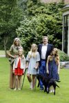 Wassenaar 8 juli 2016
Koninklijk fotouur op de Horsten met Koning Willem Alexander Koningin Maxima en de prinsessen Amalia Ariane en Alexia. Ook de honden zijn erbij.